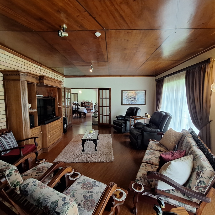 5 Bedroom Property for Sale in Villiers Free State